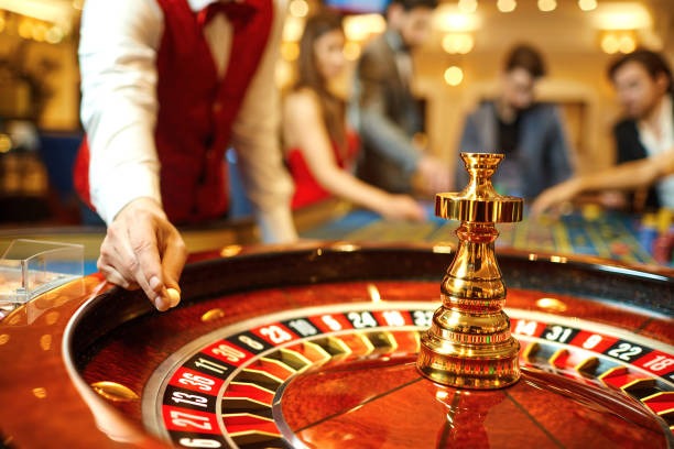 Card piles and betting zones in Andar Bahar interface